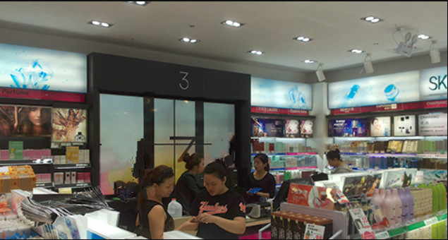 第50家门店开业，同年成为浙江省化妆品行业第一